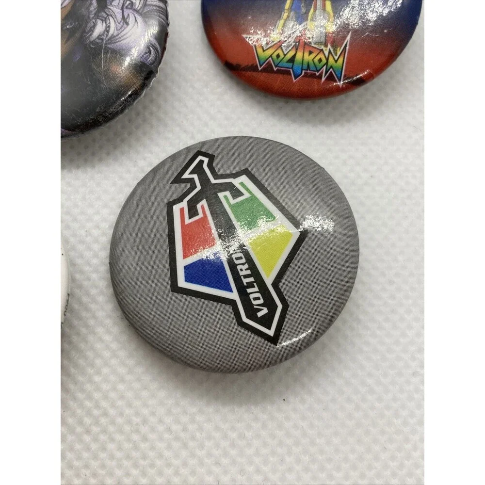 Lot of 7 Buttons Pins Voltron Agent Shield Wonder Woman X-Men Star Wars